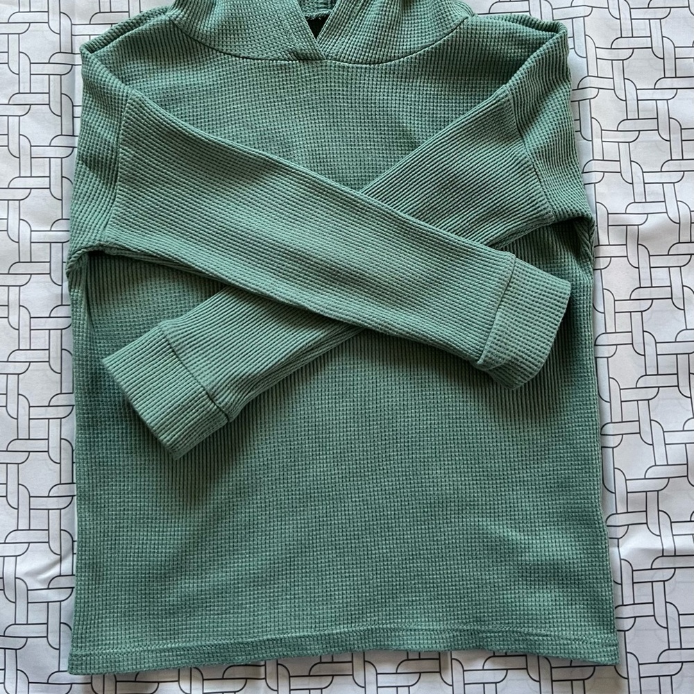 Hooded long sleeve shirt